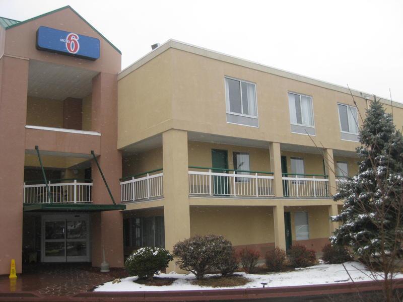 Econo Lodge Inn & Suites Johnson City Exterior photo
